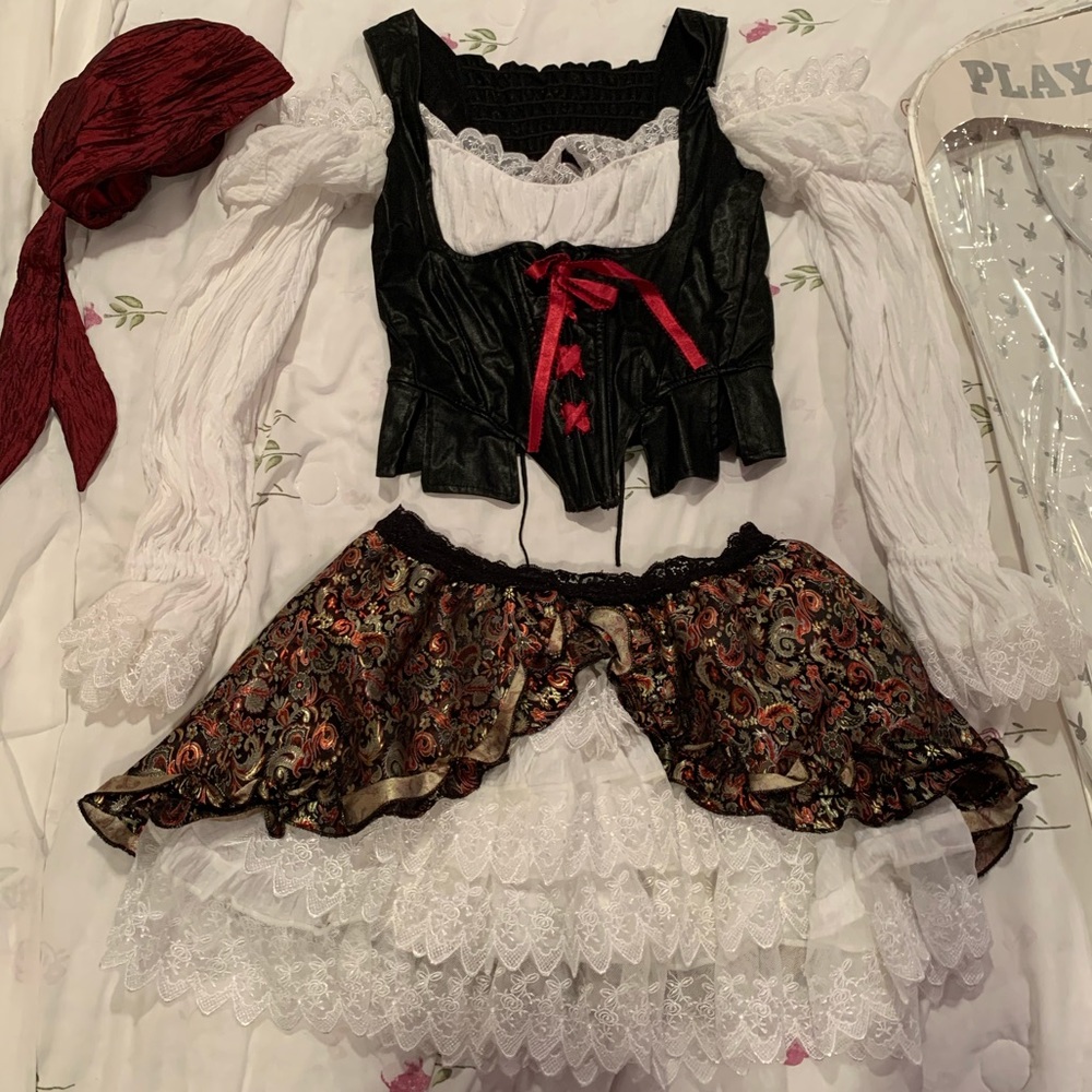 Playboy Buccaneer Beauty Costume - Size M